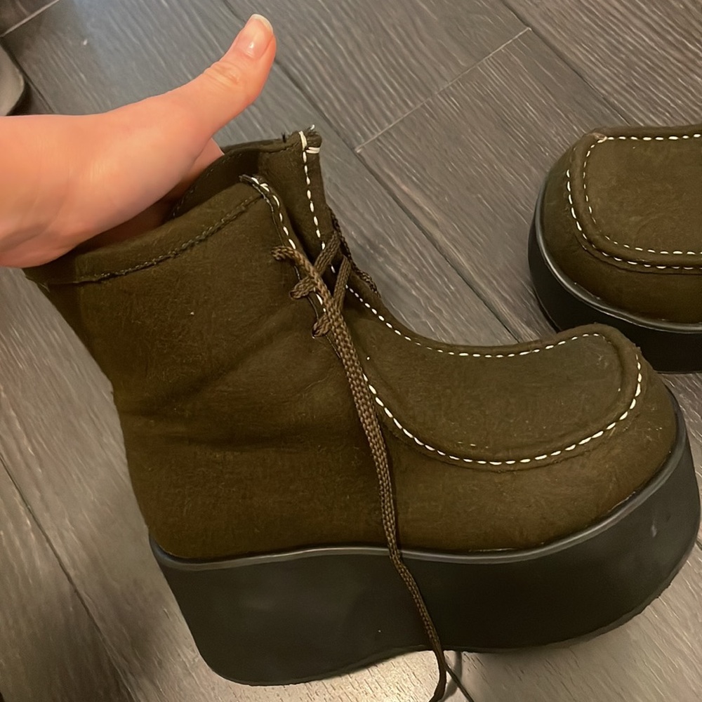 Platform wool boots